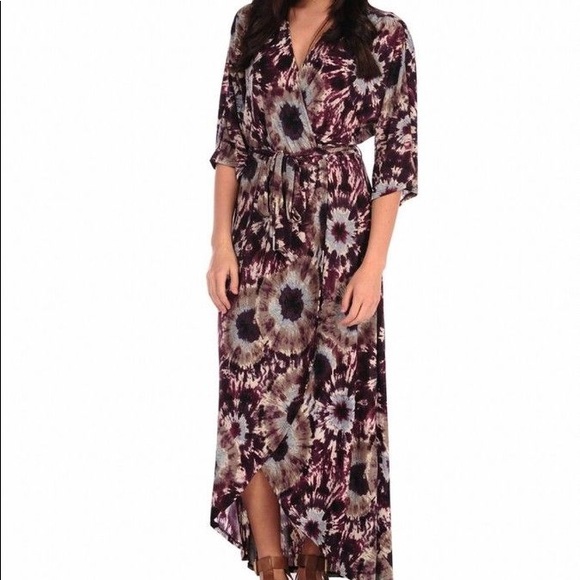 Veronica M Dresses & Skirts - VetonicaM faux wrap dress